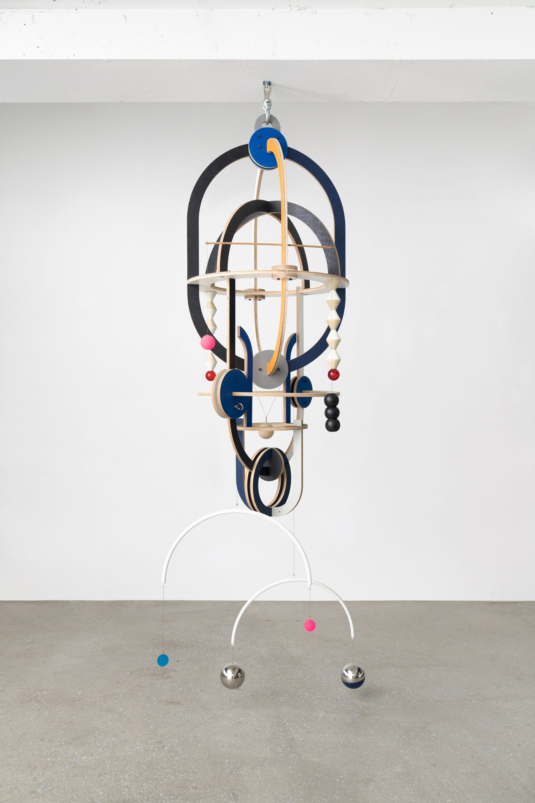 [저화질] 오유경, 맺고 있는 연결 상태 Being Connected, 2024, Crystal, wood, metal, mixed object, 120x120x200cm(Height variable) - A-Lounge Contemporary